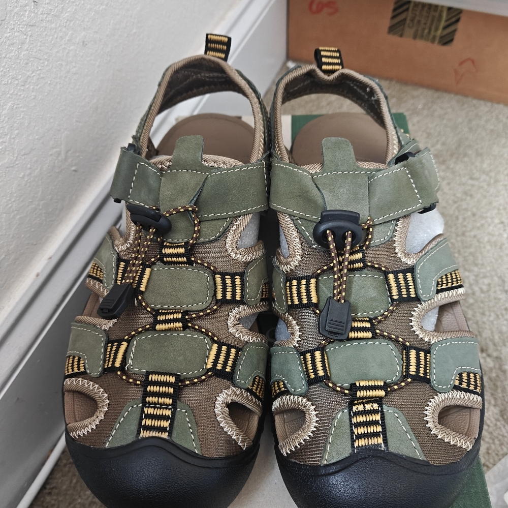Unisex Closed Toe Leather Hiking Sandels